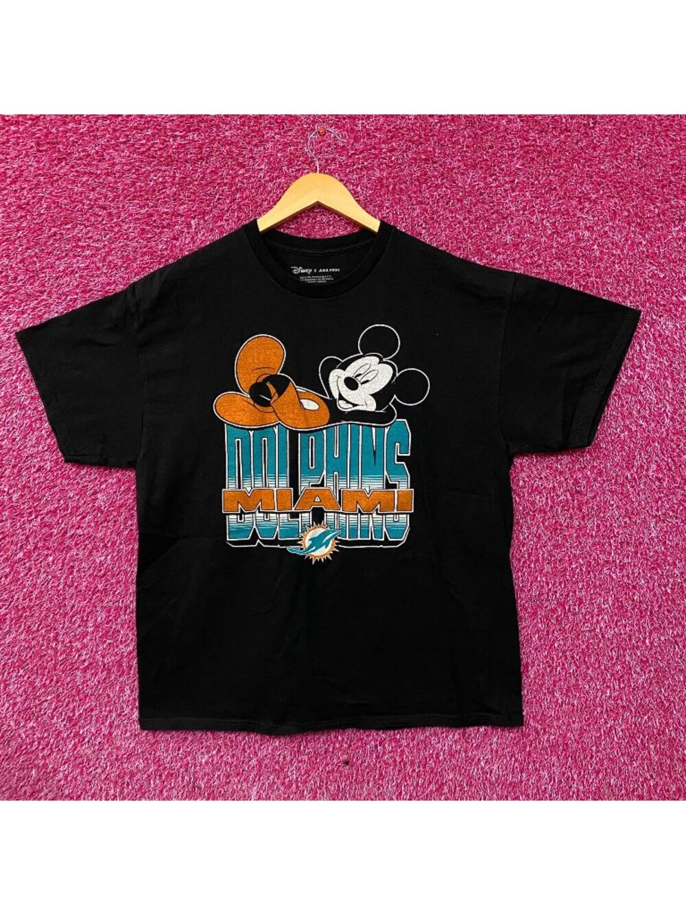 Disney x Junk Food Miami Dolphins Mickey Mouse Kick Back T-Shirt Large